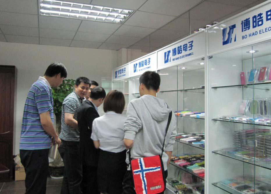 華為公司來(lái)東莞博皓電子硅膠制品廠(chǎng)